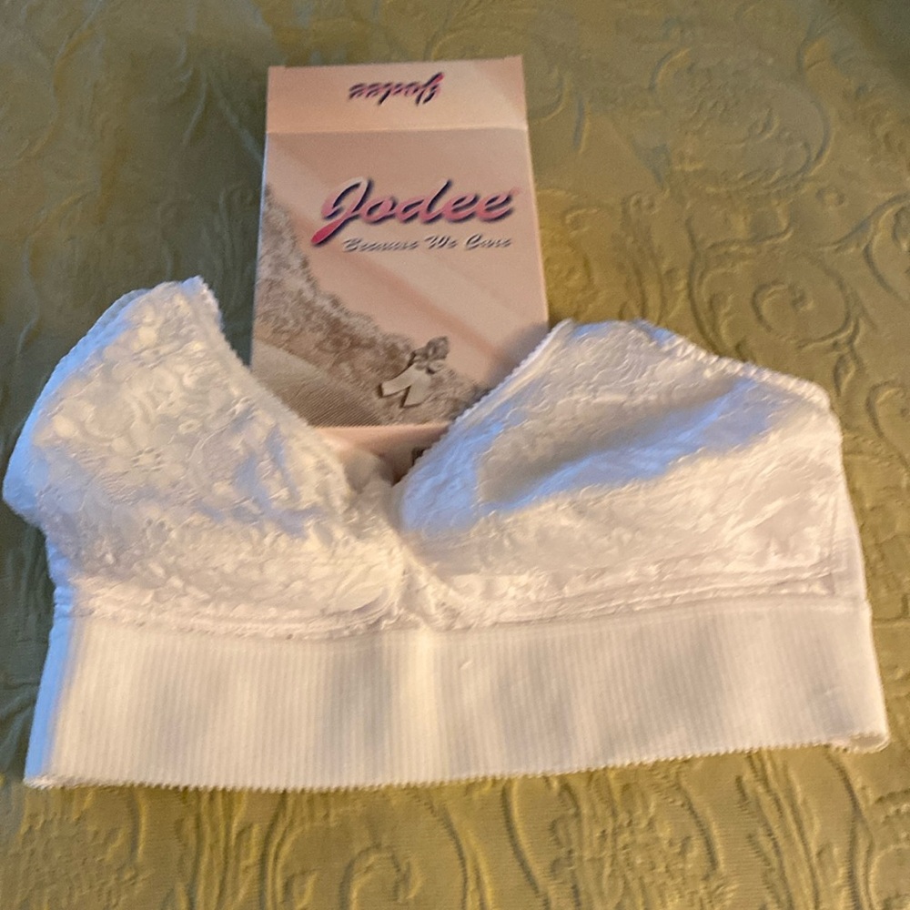 Mastectomy bra. Jodee Brand. 42. New in box. White lace.